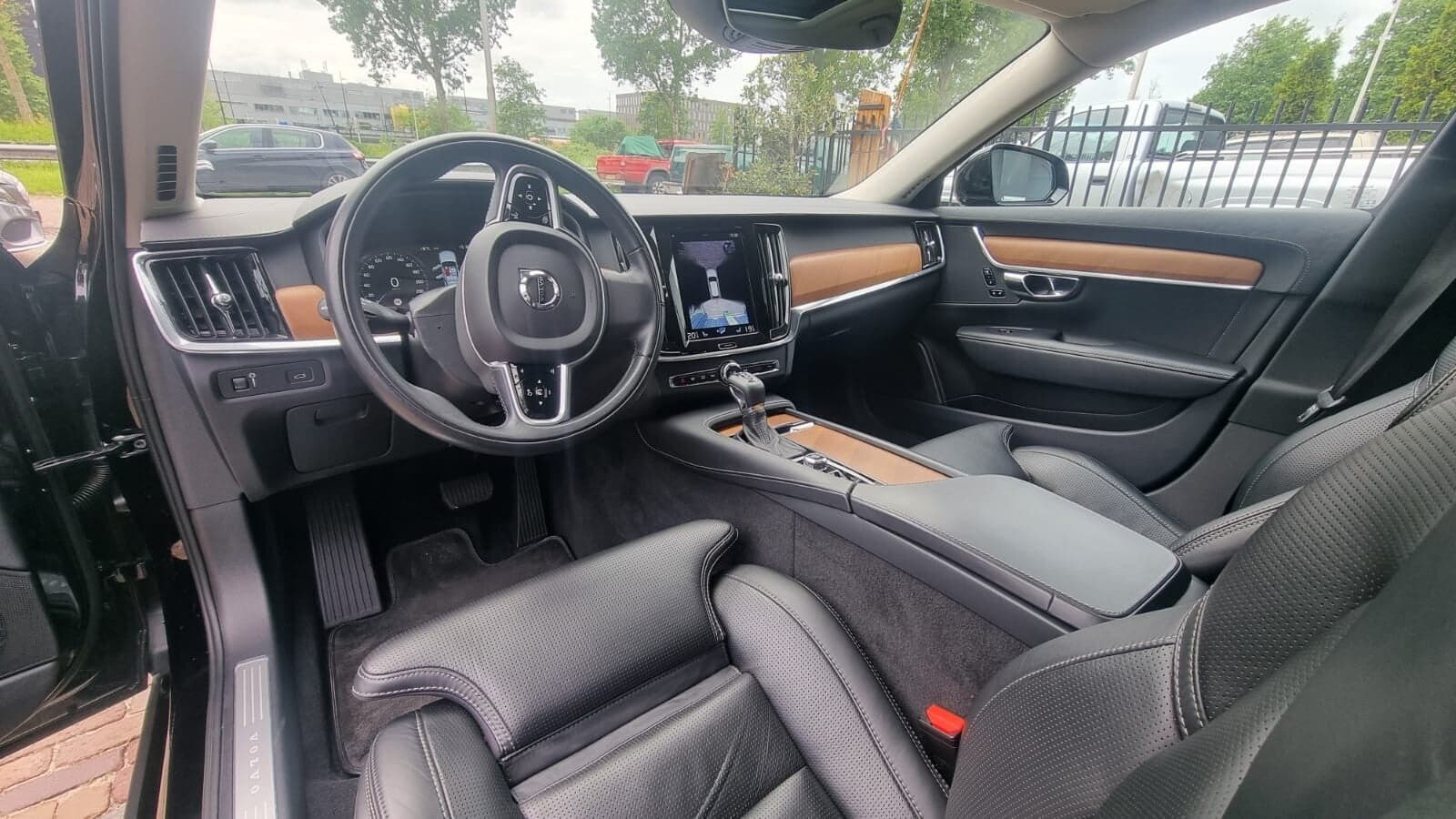 Interieur detailing: deep clean, ontgeuren en vlekken aanpakken