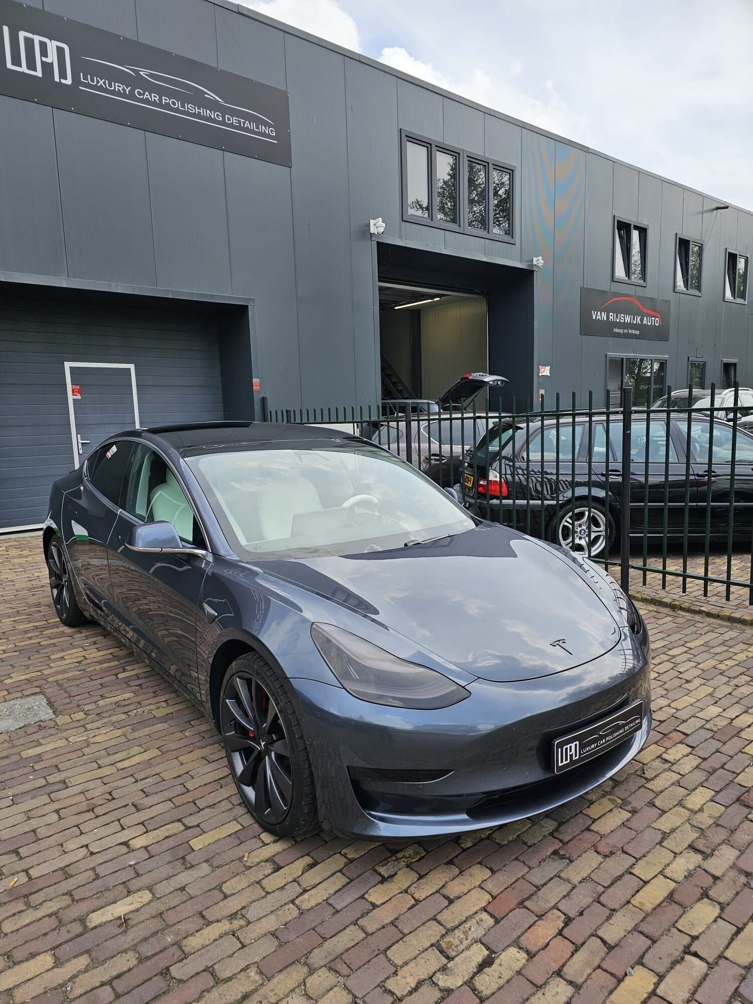 Auto detailing resultaat van Luxury Car Polishing en Detailing in Cruquius
